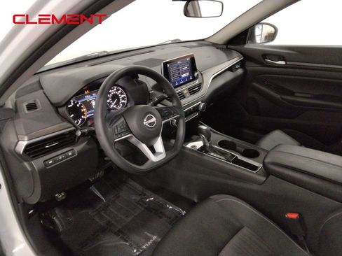 Used 2025 Nissan Altima 2.5 SV image 27