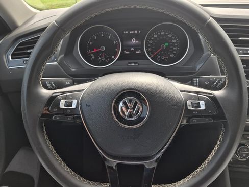 Used 2021 Volkswagen Tiguan S FWD image 13