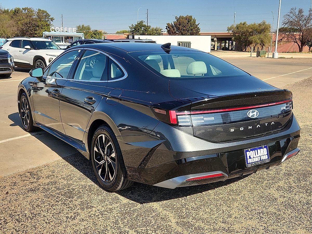 Used 2025 Hyundai Sonata SEL FWD image 3