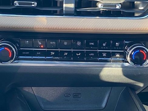 New 2025 Chevrolet Equinox ACTIV w/ Safety and Technology Package image 8