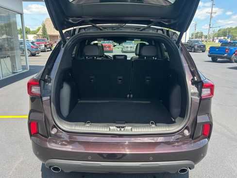 Used 2023 Ford Escape ST-Line w/ Tech Pack #1 AWD/4WD image 7