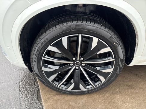 Certified 2023 Volvo XC90 B6 Ultimate w/ Protection Package Premier image 13
