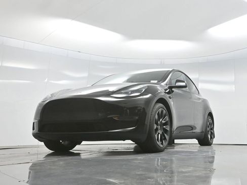 Used 2023 Tesla Model Y Long Range image 66