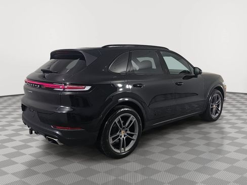 Used 2024 Porsche Cayenne AWD/4WD image 8
