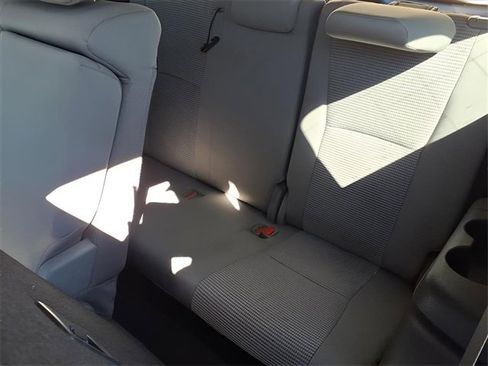 Used 2023 Toyota Highlander L image 19