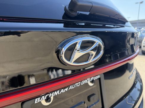 Used 2021 Hyundai Santa Fe Limited image 8