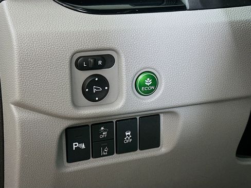 Used 2022 Honda Pilot Touring image 10