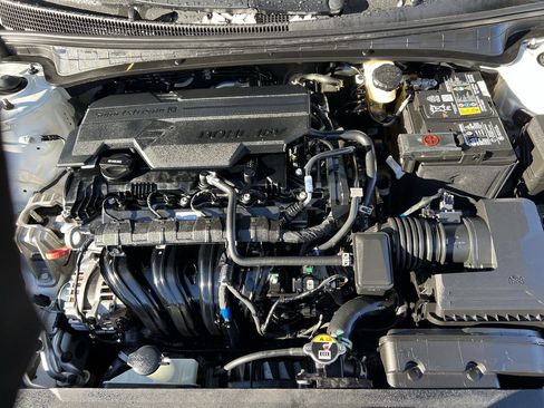 Used 2023 Hyundai Elantra SEL image 35