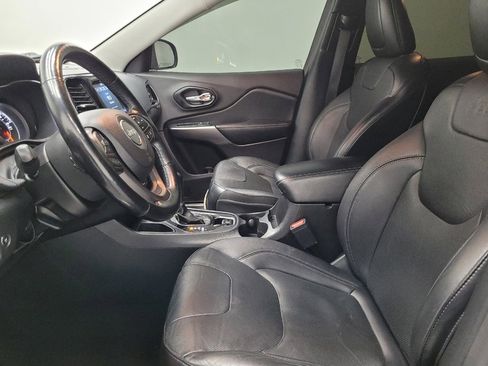 Used 2021 Jeep Cherokee Limited image 17