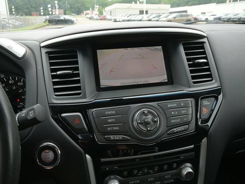Used 2015 Nissan Pathfinder SV FWD image 29