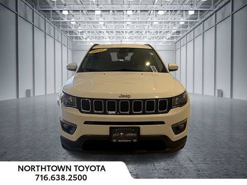 Used 2021 Jeep Compass Latitude AWD/4WD image 3