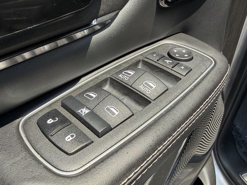 Used 2022 RAM 1500 Limited AWD/4WD image 15