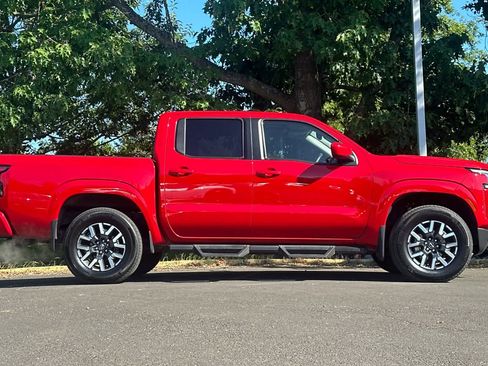 Used 2024 Nissan Frontier SL w/ Technology Package AWD/4WD image 8