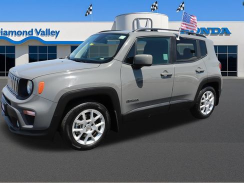 Used 2021 Jeep Renegade Latitude FWD image 3