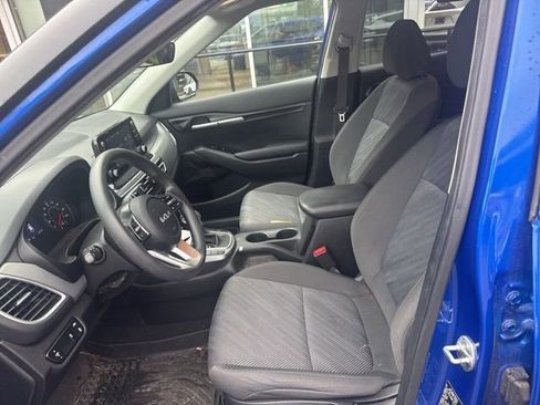 Used 2022 Kia Seltos LX image 9