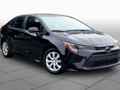 Certified 2025 Toyota Corolla LE FWD image 4
