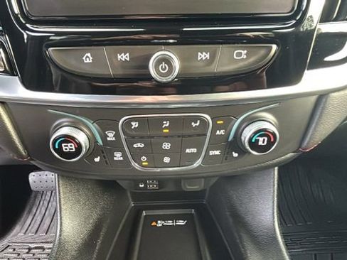 Certified 2024 Chevrolet Traverse RS FWD image 19