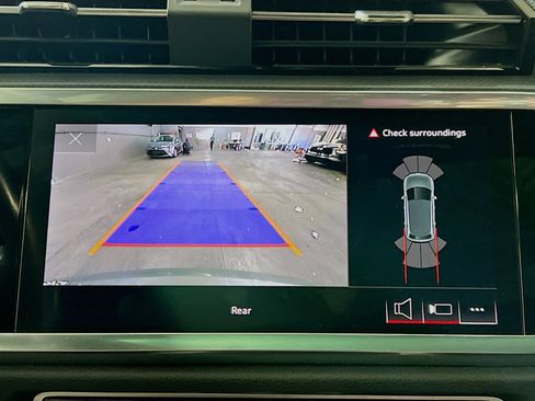 Used 2023 Audi Q3 2.0T Premium image 9