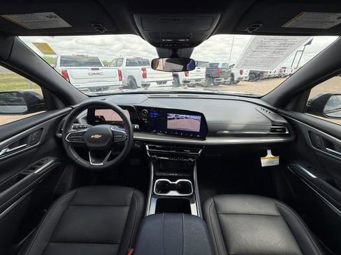 Used 2026 Chevrolet Traverse LT FWD image 28