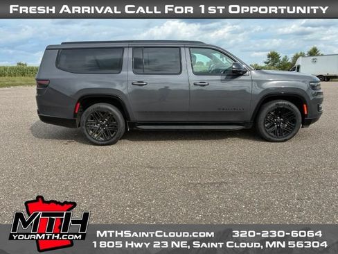Used 2024 Jeep Wagoneer L Series II AWD/4WD image 1