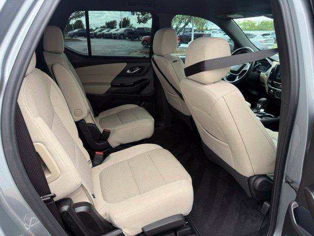 Used 2023 Chevrolet Traverse LT w/ LPO, Cargo Package AWD/4WD image 3