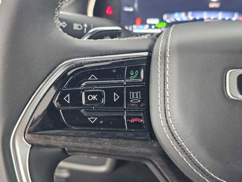 Used 2023 Jeep Grand Cherokee Overland AWD/4WD image 27