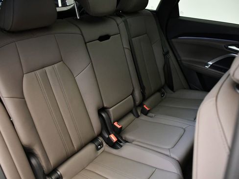 Used 2025 Audi Q5 Premium w/ Convenience Package AWD/4WD image 53