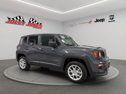 Used 2023 Jeep Renegade Latitude AWD/4WD image 10