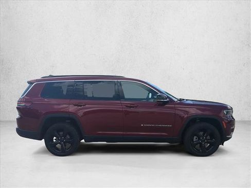 Used 2024 Jeep Grand Cherokee L Limited AWD/4WD image 4