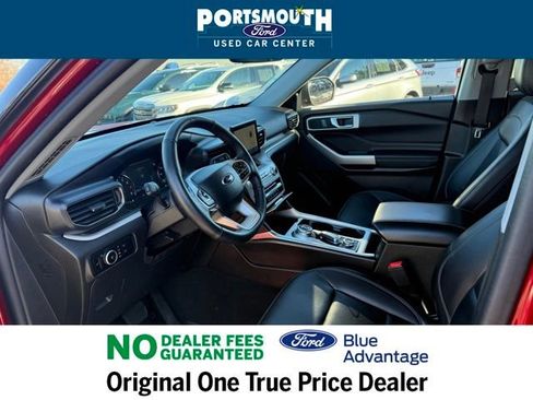 Used 2024 Ford Explorer XLT w/ Equipment Group 202A image 4