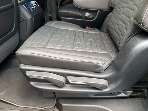 Used 2025 Cadillac Escalade Sport Platinum AWD/4WD image 32