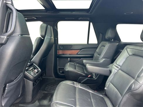 Used 2018 Lincoln Navigator L Reserve image 10