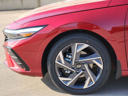 New 2026 Hyundai Elantra Limited image 5