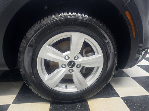 Used 2021 Kia Sorento LX AWD/4WD image 15