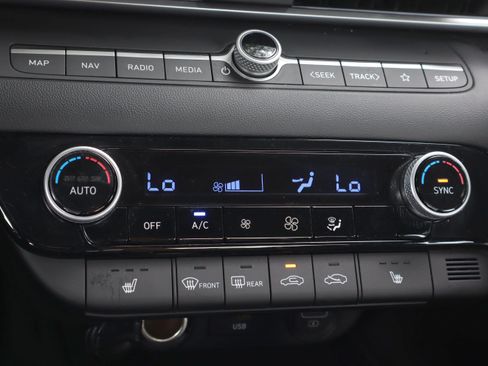 Used 2023 Hyundai Elantra Limited FWD image 18