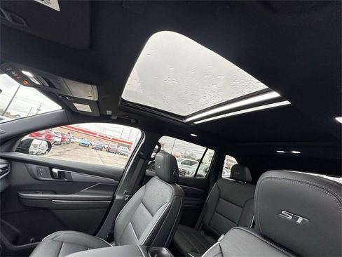 New 2026 Buick Enclave Sport Touring w/ Power Package image 18