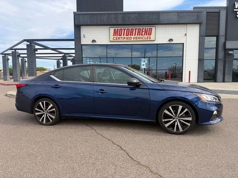 Used 2021 Nissan Altima 2.5 SR FWD image 3