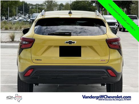 Certified 2025 Chevrolet Trax RS w/ Driver Confidence Package FWD image 5