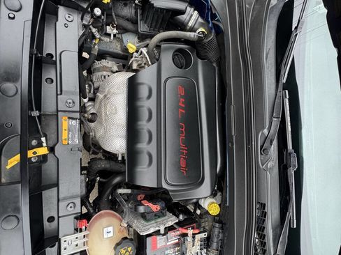 Used 2019 Jeep Renegade Sport FWD image 2