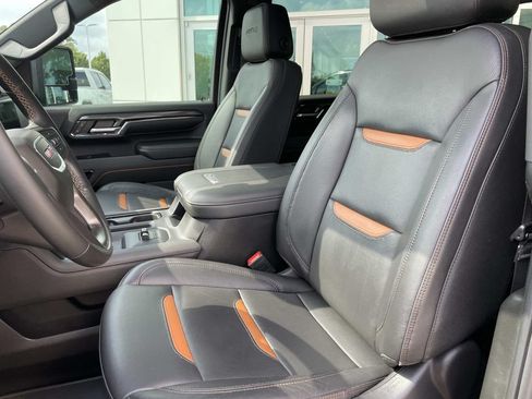 Used 2024 GMC Sierra 2500 AT4 w/ AT4 Premium Plus Package AWD/4WD image 17