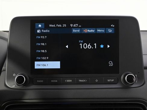 Used 2023 Hyundai Kona SEL w/ Winter Weather Package image 28