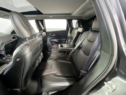 Used 2022 Jeep Cherokee Latitude Lux w/ Sun & Sound Group image 24