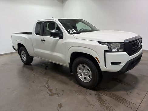 Used 2024 Nissan Frontier S w/ S Utility Package AWD/4WD image 2