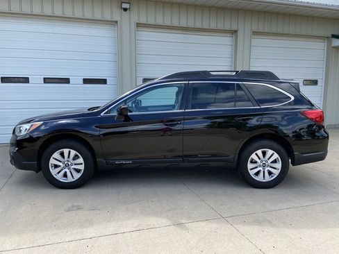 Used 2016 Subaru Outback 2.5i Premium AWD/4WD image 4