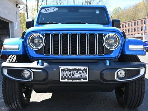 Used 2024 Jeep Wrangler Unlimited Sahara AWD/4WD image 7