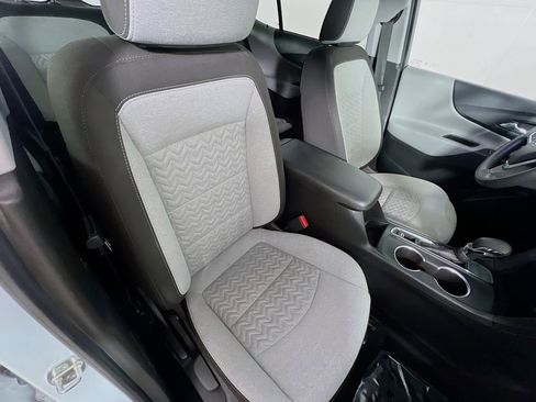 Used 2022 Chevrolet Equinox LS w/ LS Convenience Package image 25