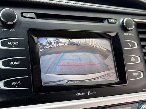 Used 2015 Toyota Highlander Plus image 23