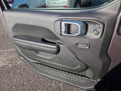 Used 2021 Jeep Wrangler Unlimited Sport image 13