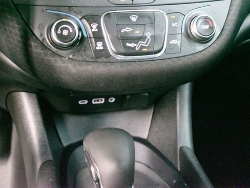 Used 2022 Chevrolet Malibu LS FWD image 18
