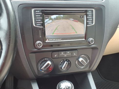 Used 2017 Volkswagen Jetta SE FWD image 11